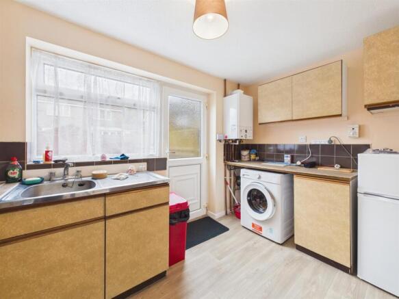 Kitchen:
