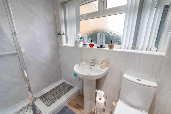 3 bed Bungalow for sale Image 11