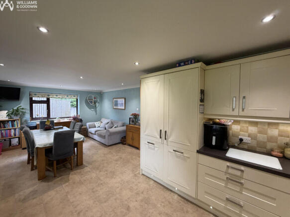 Y Garnedd, Llanfairpwllgwyngyll, Anglesey, LL61 photo 4