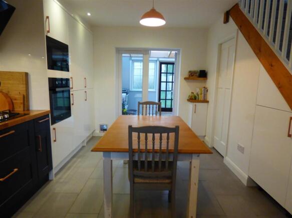 KITCHEN/BREAKFAST ROOM