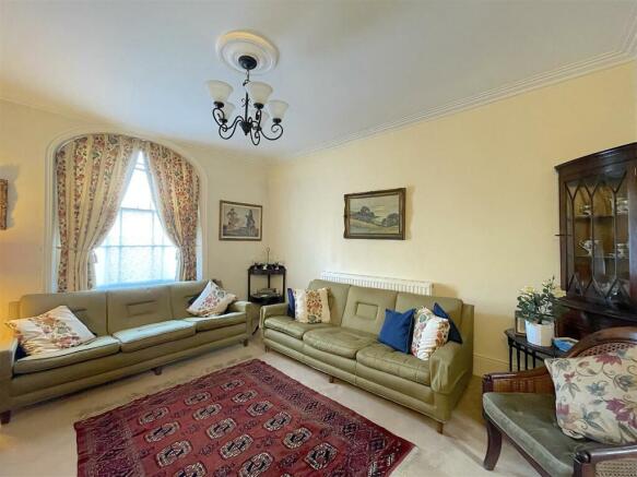 Living Room (2).jpeg
