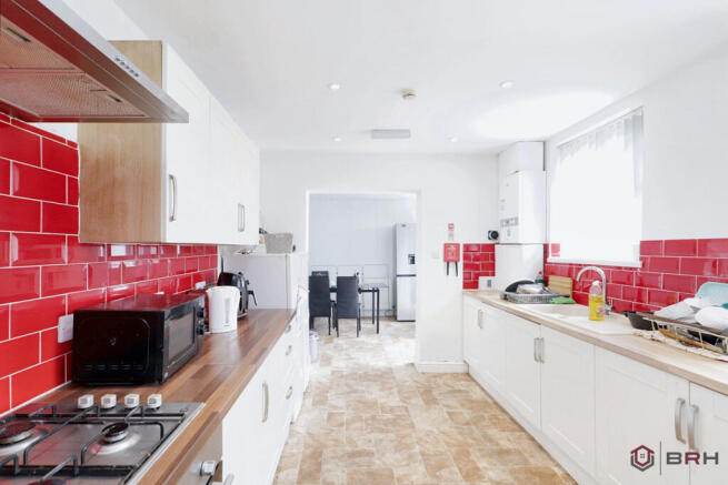 6 bed House of Multiple Occupation for sale Image 12