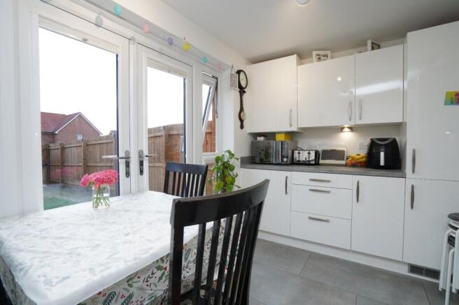 2 bed Terraced for sale Image 5