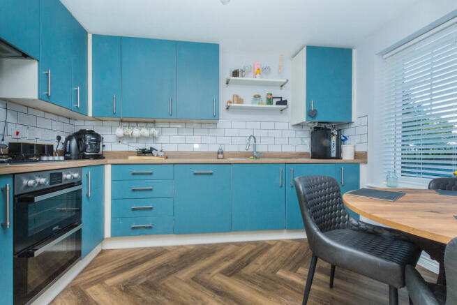 Kitchen/Breakfast...