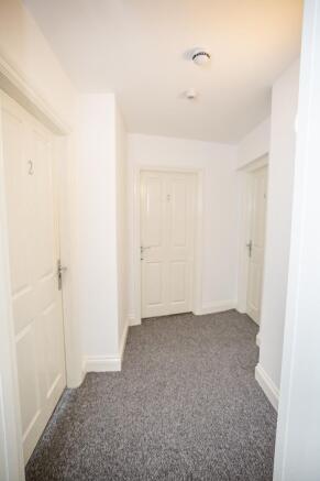 8 bed Flat to rent Image 8