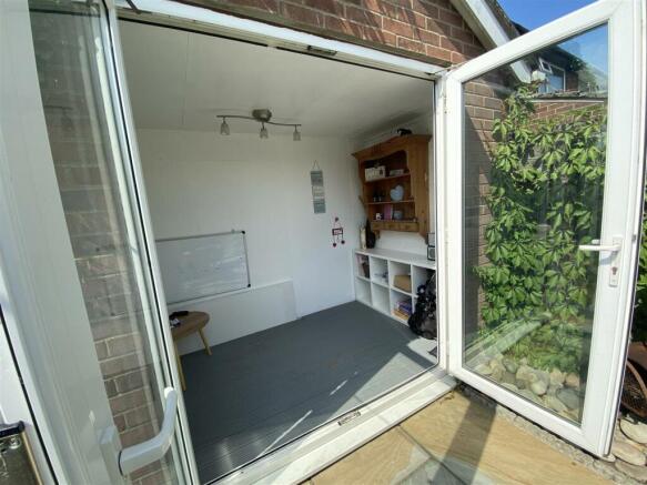 Garage/Garden Room