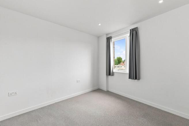 3 bed Flat for sale Image 9
