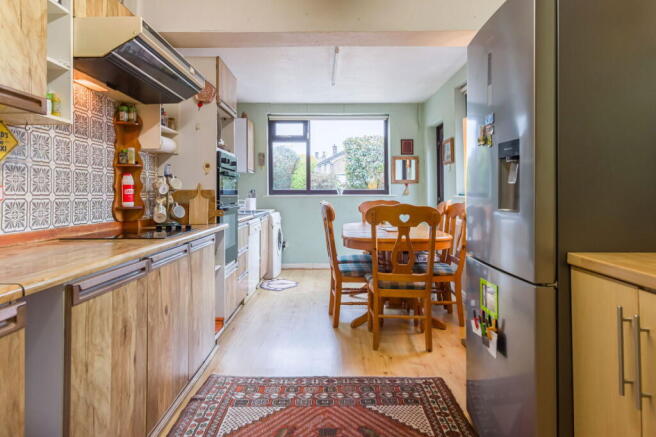 4 bed Detached for sale Image 11