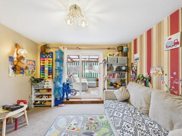 3 bed Semi-Detached for sale Image 8