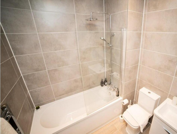 2 bed Apartment to rent Image 8