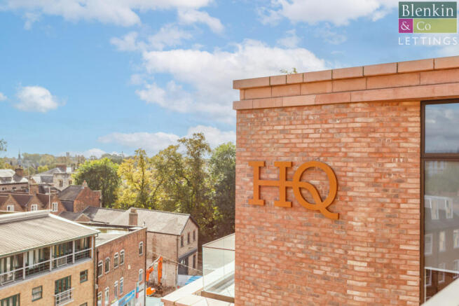 3 bed Penthouse to rent Image 12