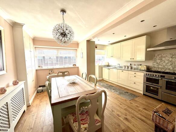 3 bed Terraced for sale Image 6