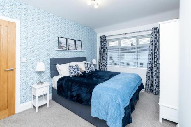 Bedrooms & Bathrooms