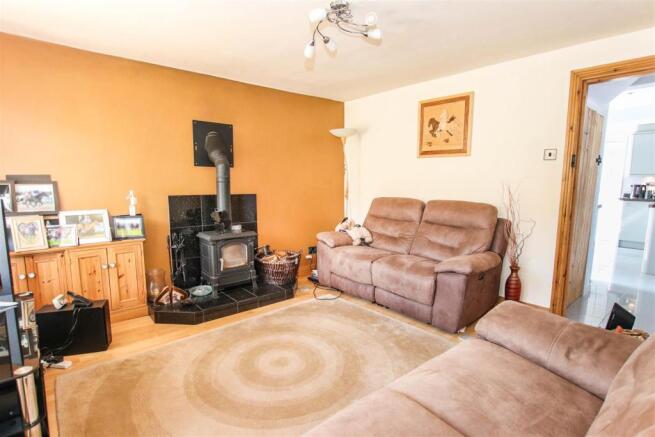 BAY FRONTED LOUNGE