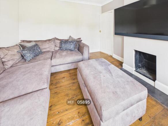 3 bed Semi-Detached to rent Image 5