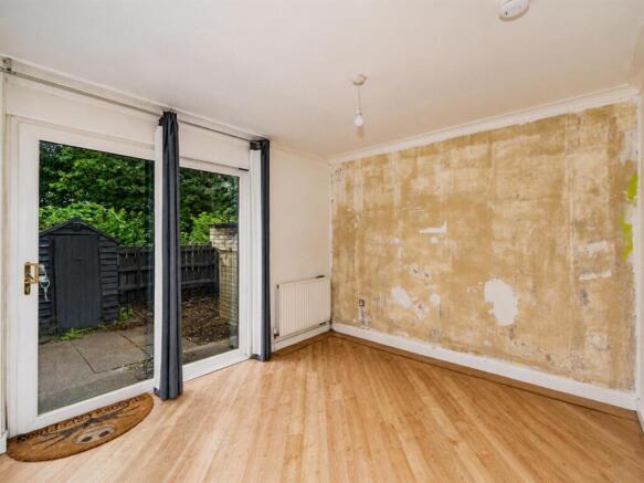 27 Baffin Terrace Dundee-2.jpg