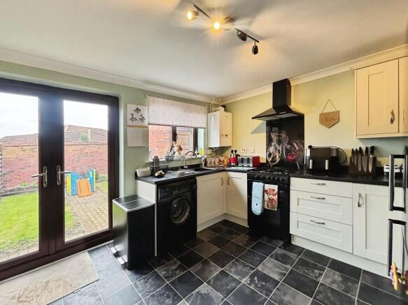 e5288319-WhatsApp...