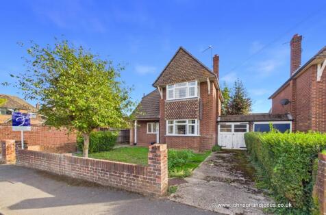 Wrabness Way, Laleham, Surrey