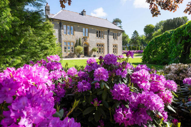 Boutique Manor House and Lodge Park For Sale - Colliers