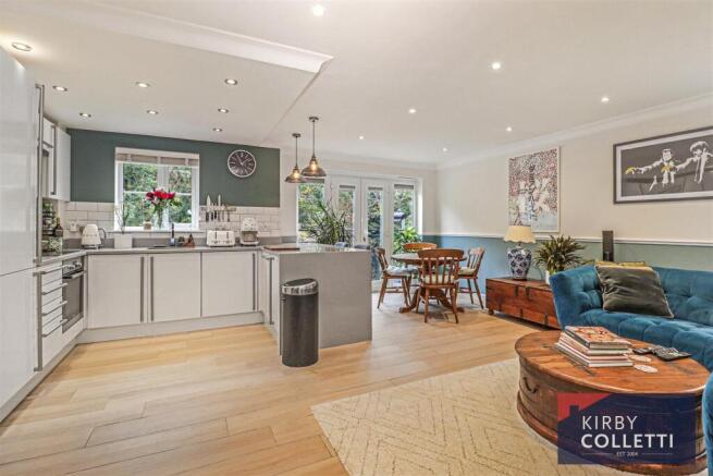 Open Plan Lounge/Re-Fitted Kitchen