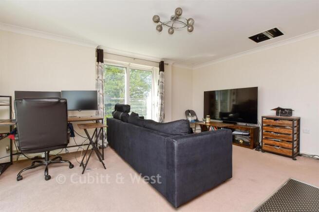 Lounge / Kitchen