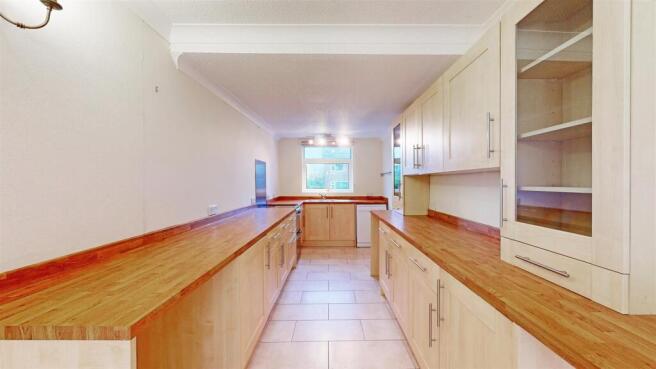 Clarkefields 25 Kitchen.jpg