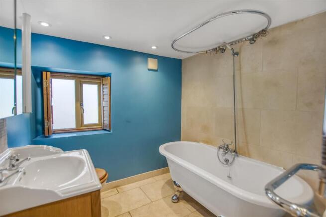 3 bed Detached for sale Image 10