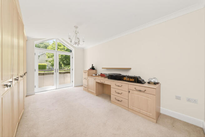 2 bed Retirement Property for sale Image 11