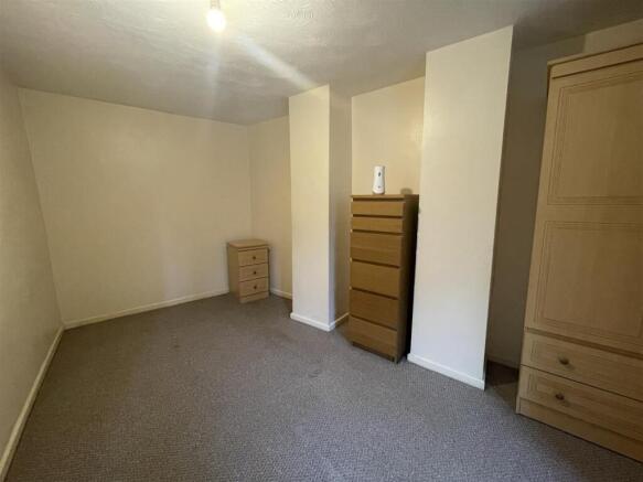 1 bed Apartment to rent Image 7