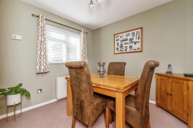 Dining Room/Bed 3