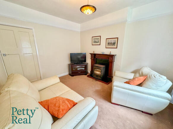 2 bed Semi-Detached Bungalow for sale Image 10