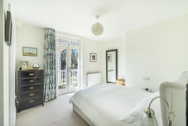 4 bed Town House for sale Image 9