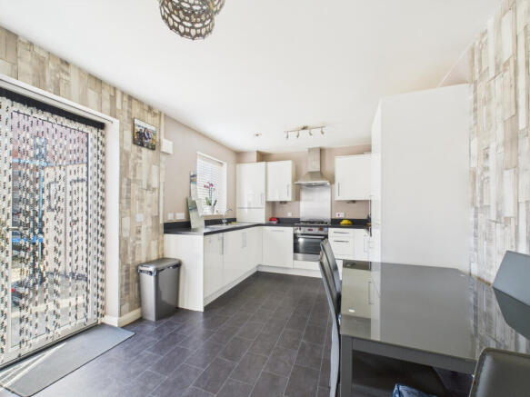 3 bed Semi-Detached for sale Image 5