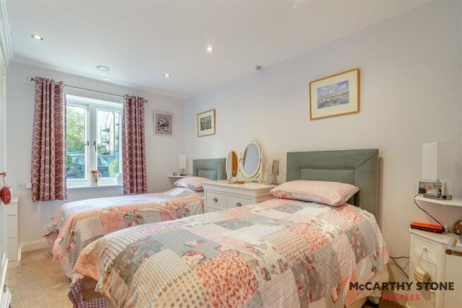 8628071-interior08.jpg