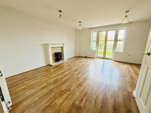 3 bed Terraced for sale Image 6