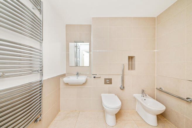2 bed Retirement Property for sale Image 6