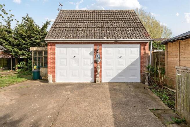 DOUBLE GARAGE