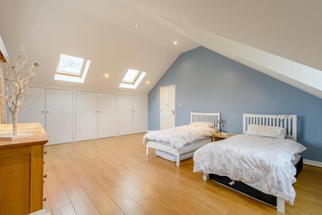 8415347-interior02-800.jpg