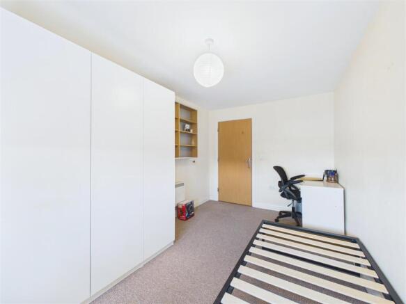 2 bed Flat to rent Image 5