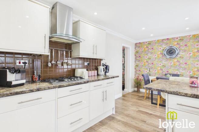 3 bed Semi-Detached for sale Image 7