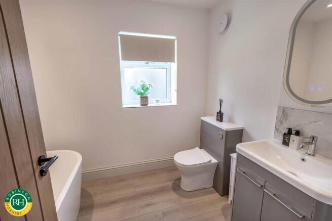 4 bed Detached for sale Image 12