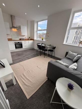 1 bed Apartment to rent Image 10