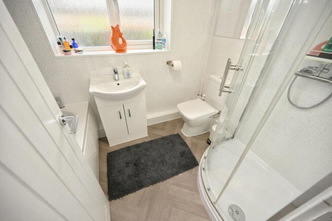 3 bed Semi-Detached for sale Image 12
