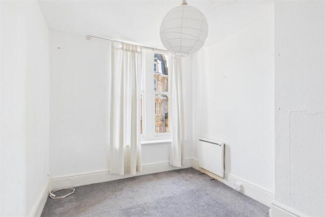 Bedroom 1.jpg