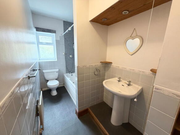 3 bed Terraced for sale Image 6