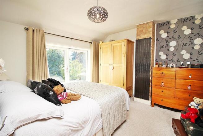 Master Bed 1.JPG