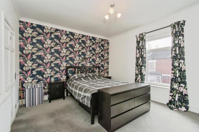 3 bed Terraced for sale Image 9