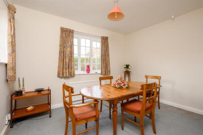 DINING ROOM/ BED 4