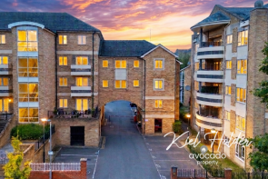26, Branagh Court, Reading RG30 2QX