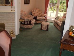 Lounge / Dining Area